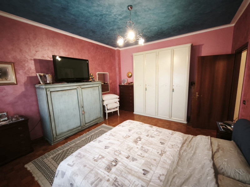 Splendida porzione laterale di casa accostata in vendita nella zona industriale di Monselice. L'a...