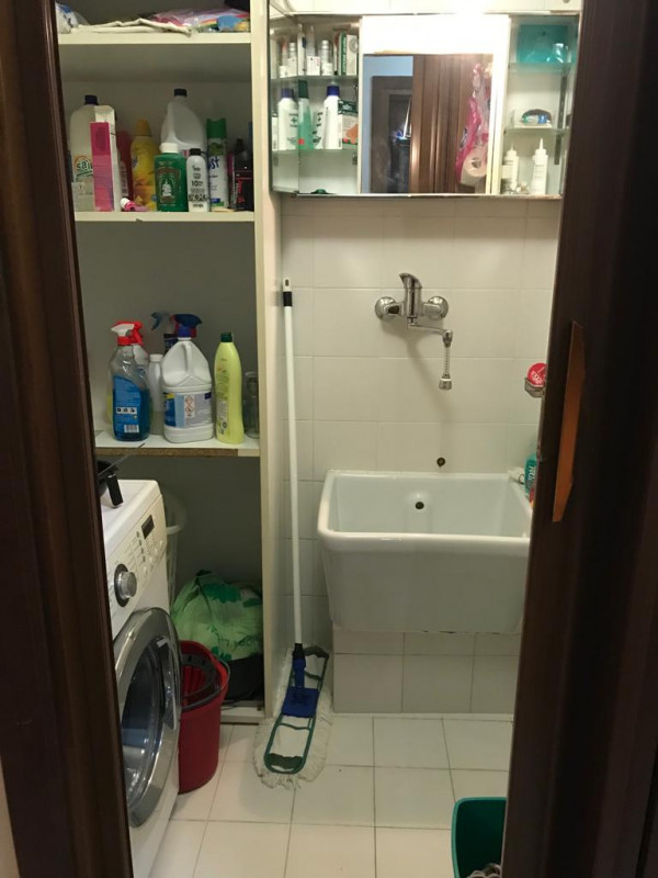 Trilocale con due bagni ed ampio garage di 90 mq completamente arredato in posizione centrale del...