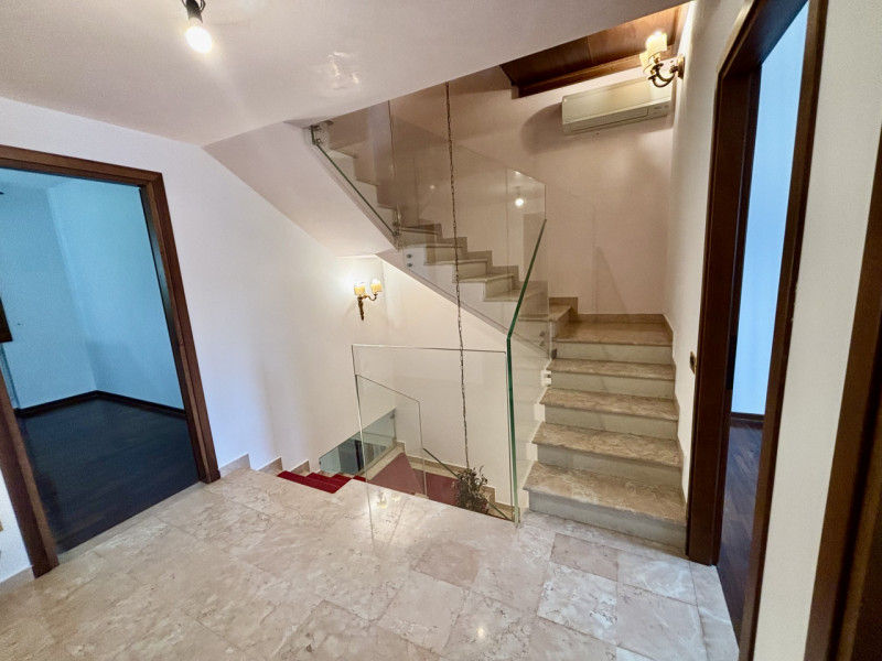 PADOVA - CENTRO STORICO - RIVIERE - Proponiamo in vendita soluzione indipendente di circa 300mq i...