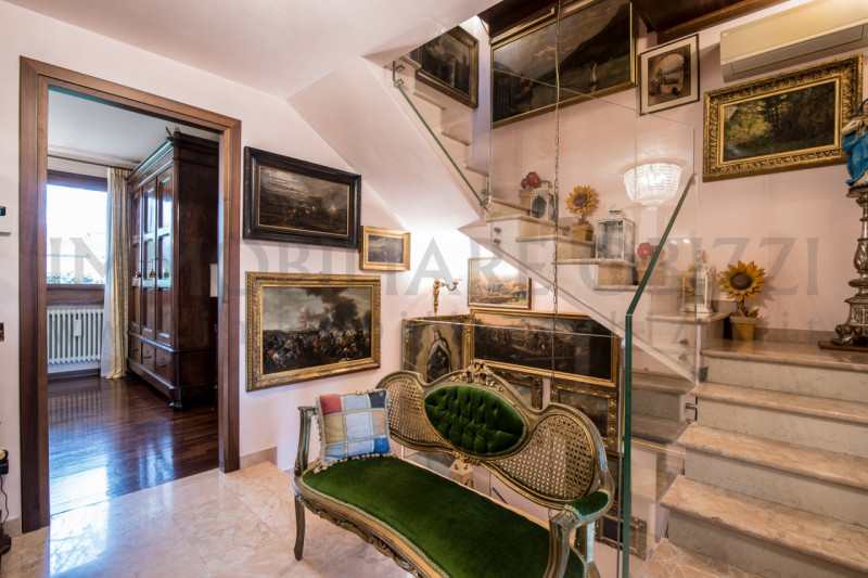 PADOVA - CENTRO STORICO - RIVIERE - Proponiamo in vendita soluzione indipendente di circa 300mq i...