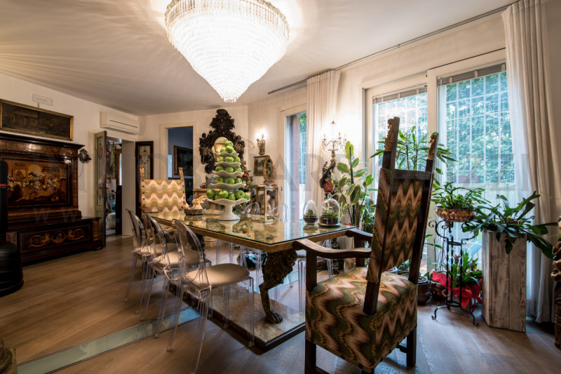 PADOVA - CENTRO STORICO - RIVIERE - Proponiamo in vendita soluzione indipendente di circa 300mq i...