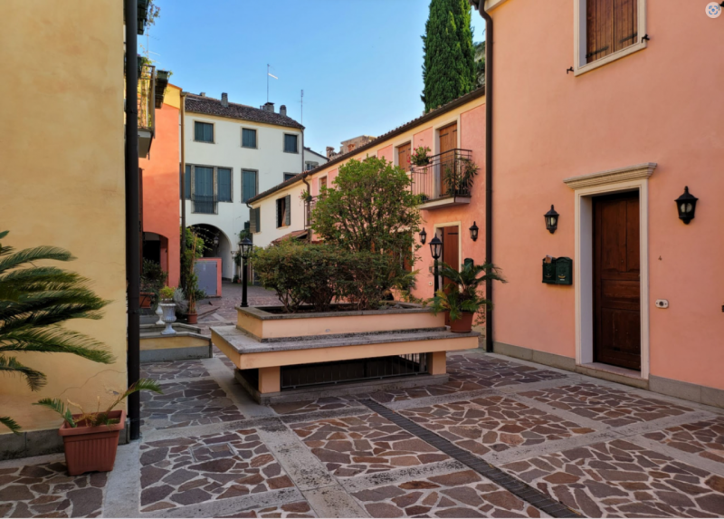 PADOVA - CENTRO STORICO - RIVIERE - Proponiamo in vendita soluzione indipendente di circa 300mq i...