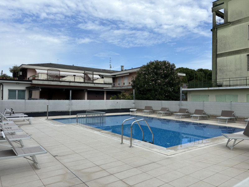 Rif. JC07 cell: 3356198429 Nicola

Questo splendido ATTICO su due livelli si trova in una posizio...