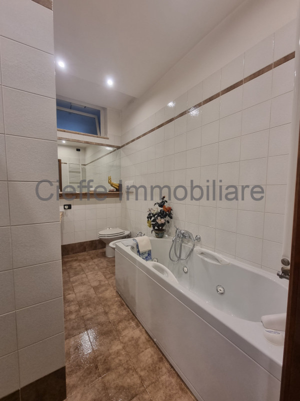 Situato nel cuore di Padova, nella rinomata zona di Corso Milano, proponiamo in vendita la nuda p...