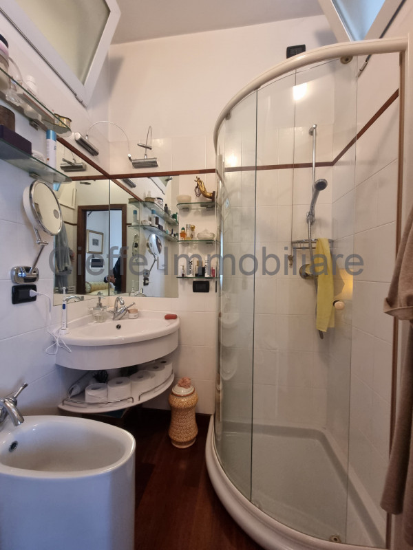 Situato nel cuore di Padova, nella rinomata zona di Corso Milano, proponiamo in vendita la nuda p...