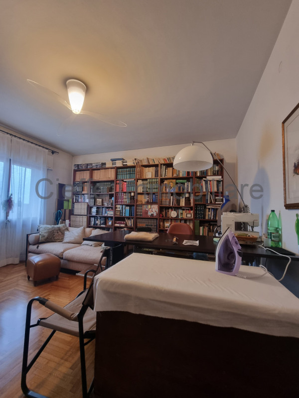 Situato nel cuore di Padova, nella rinomata zona di Corso Milano, proponiamo in vendita la nuda p...