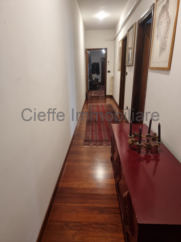 Situato nel cuore di Padova, nella rinomata zona di Corso Milano, proponiamo in vendita la nuda p...