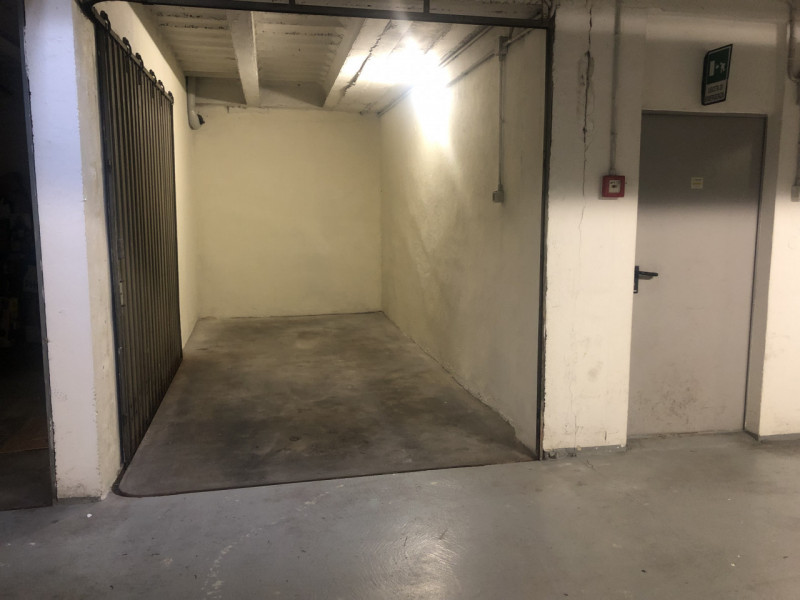 Situato nel cuore di Padova, nella rinomata zona di Corso Milano, proponiamo in vendita la nuda p...