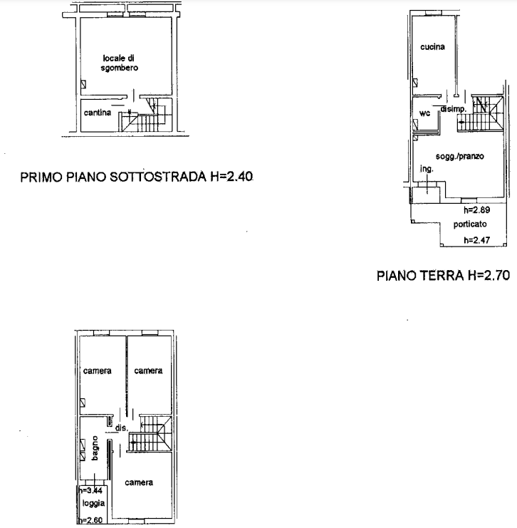 In vendita a Montebelluna, nella zona di Biadene, proponiamo una spaziosa casa a schiera. Con i s...