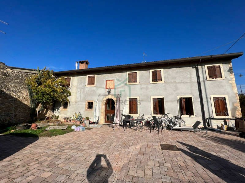 Colognola ai Colli Vendita Villa moderna