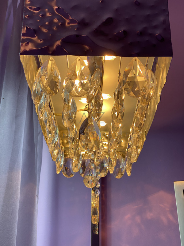 Nel suggestivo contesto di Lignano Sabbiadoro, sorge un gioiello architettonico affacciato sul ma...