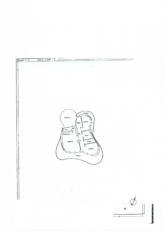 Nel suggestivo contesto di Lignano Sabbiadoro, sorge un gioiello architettonico affacciato sul ma...