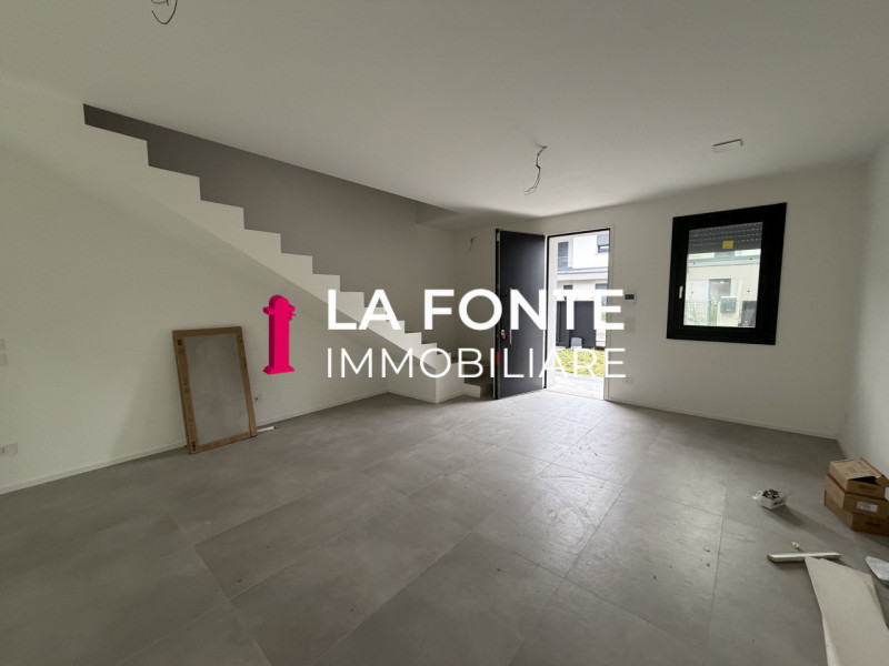 CAPRICCIO DI VIGONZA - NUOVE PORZIONI DI QUADRIFAMILIARI. Queste residenze, sviluppate su due pia...