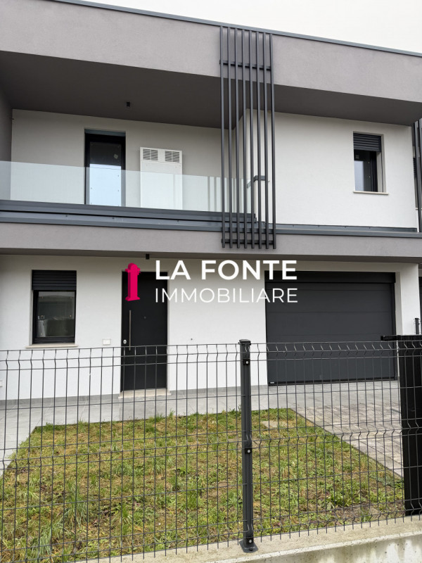 CAPRICCIO DI VIGONZA - NUOVE PORZIONI DI QUADRIFAMILIARI. Queste residenze, sviluppate su due pia...