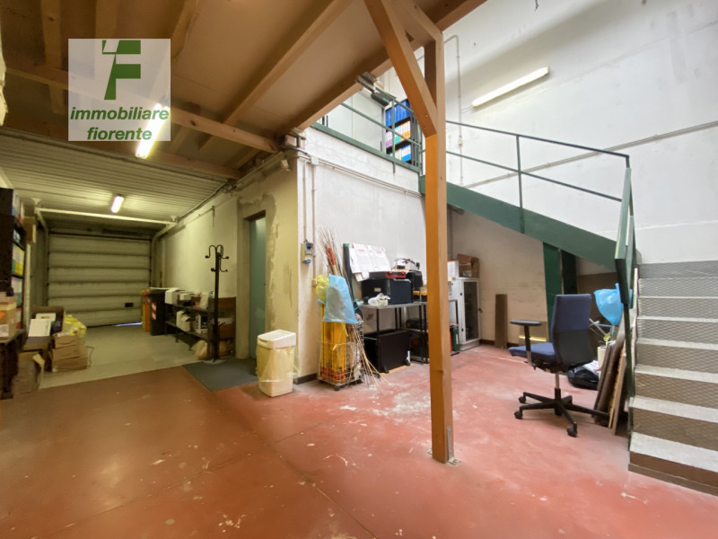 GRANDE SIGNORILE in OTTIMO STATO di MANUTENZIONE...COMPLESSO di UFFICI SU 2 LIVELLI di MQ 375 TOT...