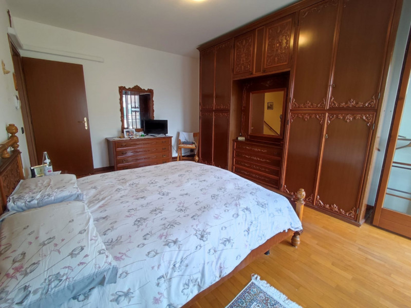 Proponiamo in vendita una bifamiliare situata a Bastia di Rovolon, in una posizione privilegiata ...