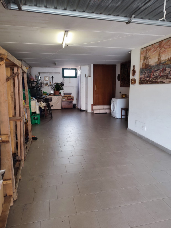 Proponiamo in vendita una bifamiliare situata a Bastia di Rovolon, in una posizione privilegiata ...