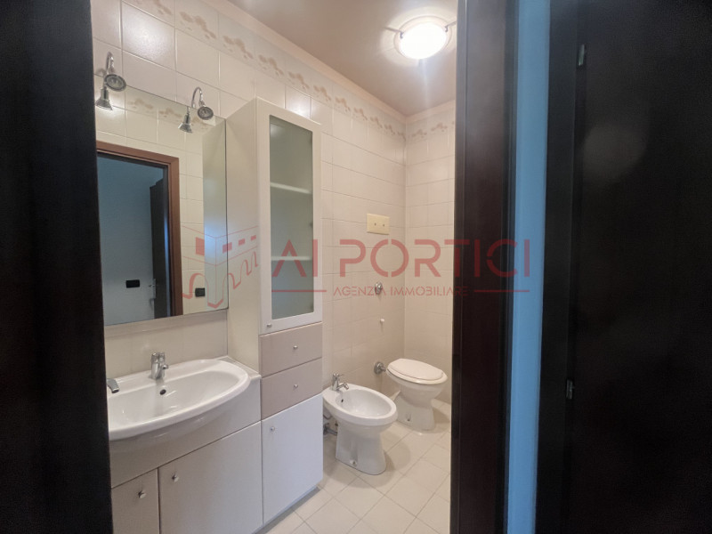 Arzerello di PIOVE DI SACCO - APPARTAMENTO ARREDATO COMPLETAMENTE, posto al piano primo in contes...