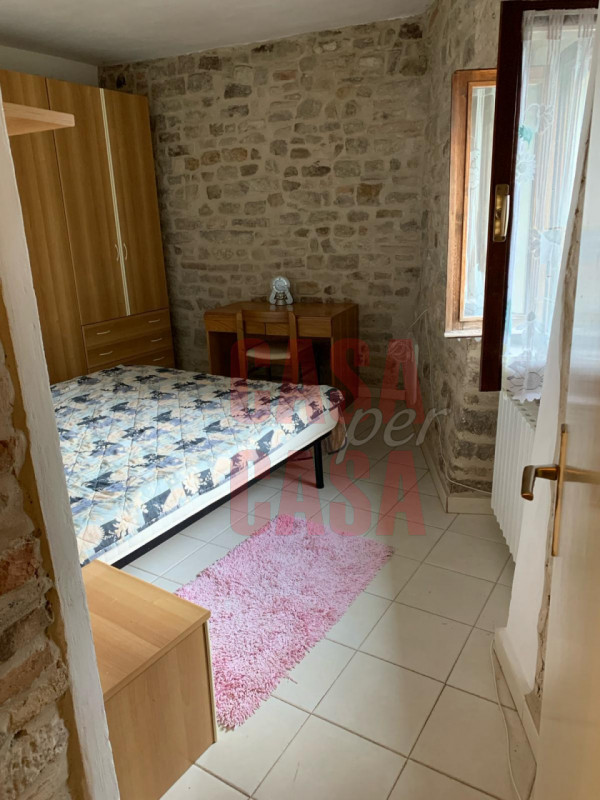 A Force, posizionato a pochi passi dalla splendida Torre Civica finemente restaurata ed insediato...