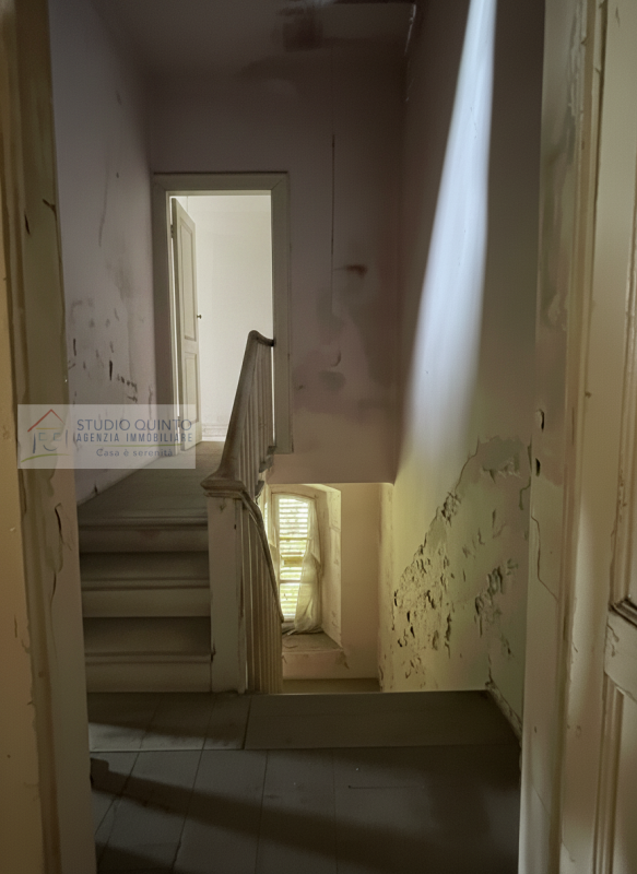 Alcune foto presenti nell’annuncio potrebbero essere state modificate o migliorate tramite intell...