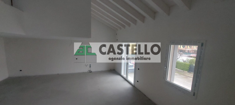 Campodarsego frazione interessanti porzioni di quadrifamiliare con 3 camere e giardino in corso d...