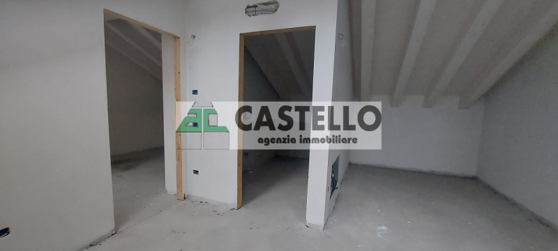 Campodarsego frazione interessanti porzioni di quadrifamiliare con 3 camere e giardino in corso d...