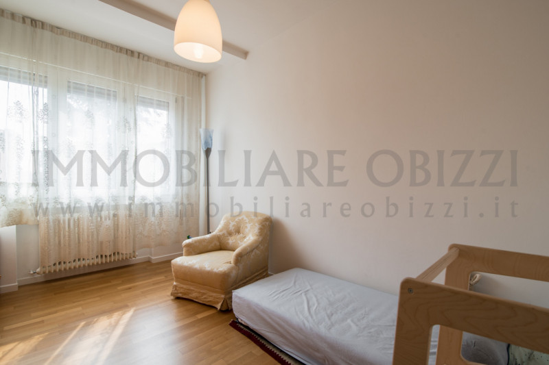 ALBIGNASEGO vendesi spazioso appartamento ristrutturato nella tranquilla zona residenziale dei Fe...