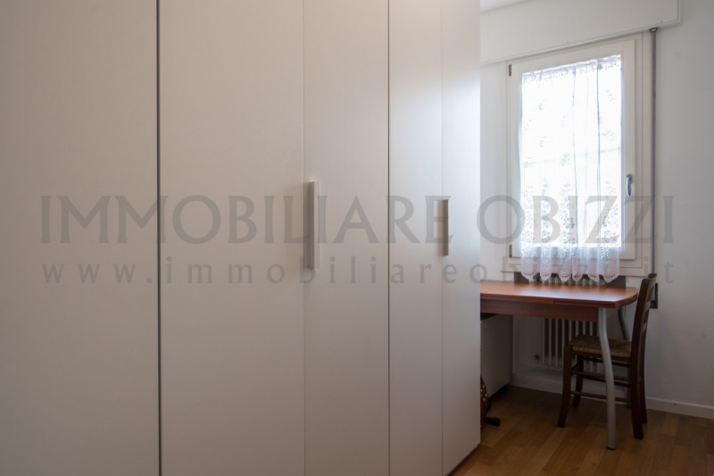 ALBIGNASEGO vendesi spazioso appartamento ristrutturato nella tranquilla zona residenziale dei Fe...