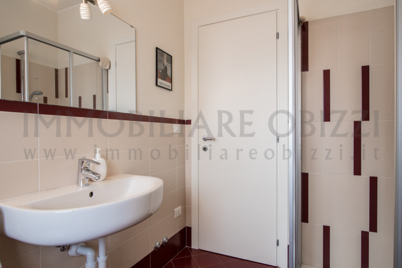 ALBIGNASEGO vendesi spazioso appartamento ristrutturato nella tranquilla zona residenziale dei Fe...