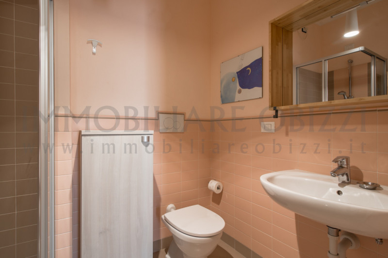 ALBIGNASEGO vendesi spazioso appartamento ristrutturato nella tranquilla zona residenziale dei Fe...