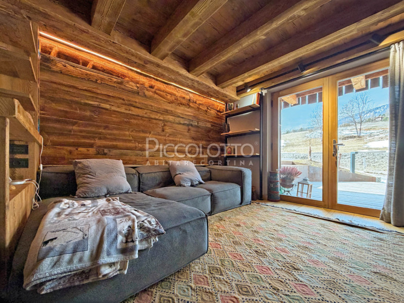 Rif. V5062 - Cortina d’Ampezzo, prestigioso appartamento in vendita con splendido giardino, inser...