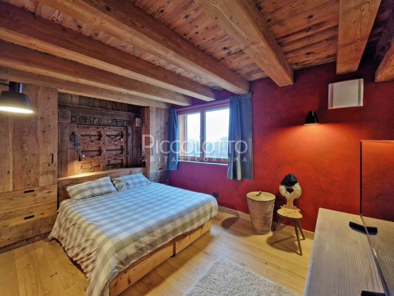 Rif. V5062 - Cortina d’Ampezzo, prestigioso appartamento in vendita con splendido giardino, inser...