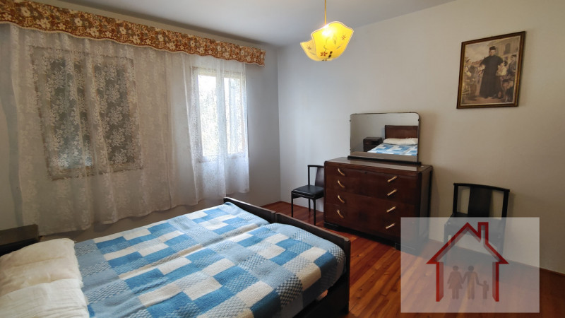 Rif: DS74
X INFO - Denis: 3402540785

Giavera del Montello (TV)

Proponiamo in vendita un comples...