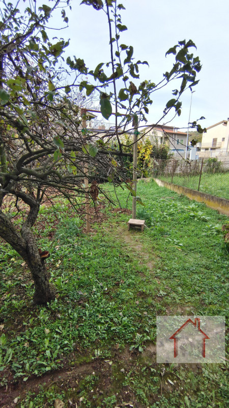 Rif: DS74
X INFO - Denis: 3402540785

Giavera del Montello (TV)

Proponiamo in vendita un comples...