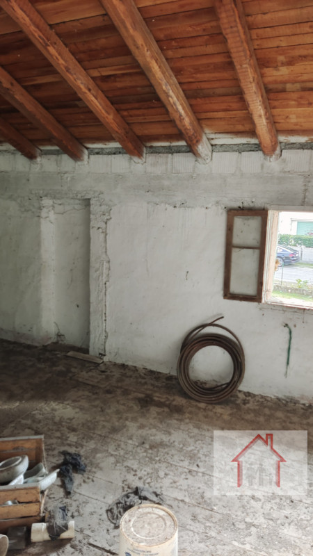 Rif: DS74
X INFO - Denis: 3402540785

Giavera del Montello (TV)

Proponiamo in vendita un comples...