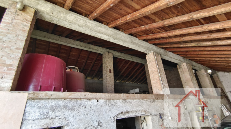 Rif: DS74
X INFO - Denis: 3402540785

Giavera del Montello (TV)

Proponiamo in vendita un comples...