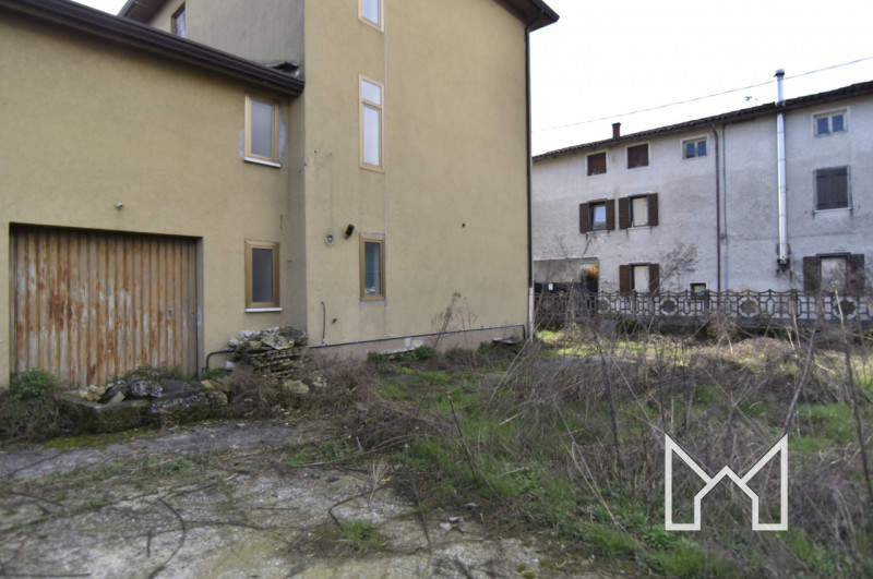 CARTIGLIANO- In zona centralissima al paese vicina ai principali servizi, proponiamo abitazione i...