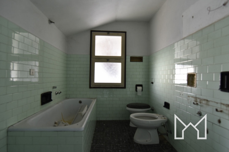 CARTIGLIANO- In zona centralissima al paese vicina ai principali servizi, proponiamo abitazione i...