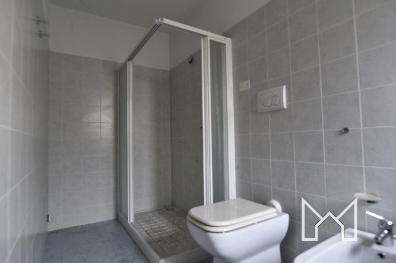 CARTIGLIANO- In zona centralissima al paese vicina ai principali servizi, proponiamo abitazione i...