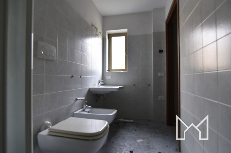 CARTIGLIANO- In zona centralissima al paese vicina ai principali servizi, proponiamo abitazione i...