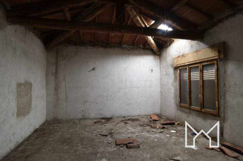 CARTIGLIANO- In zona centralissima al paese vicina ai principali servizi, proponiamo abitazione i...