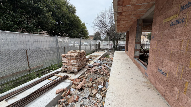In Comune di Vigonza zona Peraga vicino al castello dei Peraga, nuova realizzazione fronte piazza...