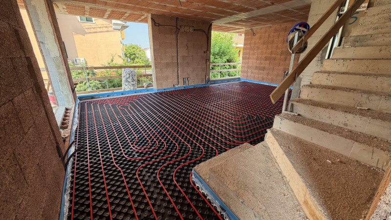 In Comune di Vigonza zona Peraga vicino al castello dei Peraga, nuova realizzazione fronte piazza...