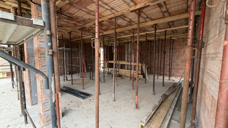 In Comune di Vigonza zona Peraga vicino al castello dei Peraga, nuova realizzazione fronte piazza...