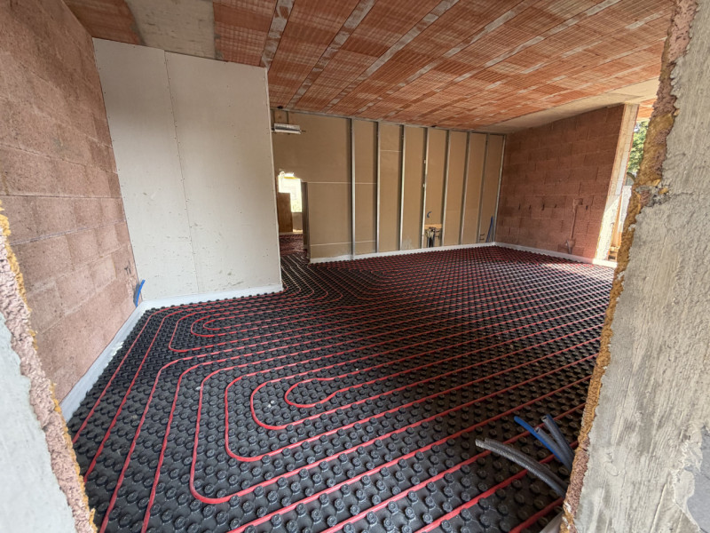 In Comune di Vigonza zona Peraga vicino al castello dei Peraga, nuova realizzazione fronte piazza...