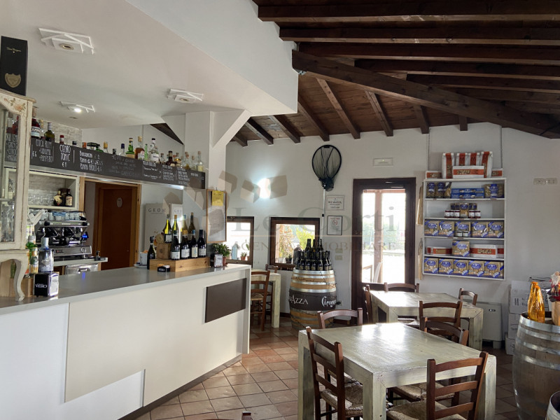 In vendita un incantevole immobile adibito a ristorazione a Sarego, immerso in un contesto natura...