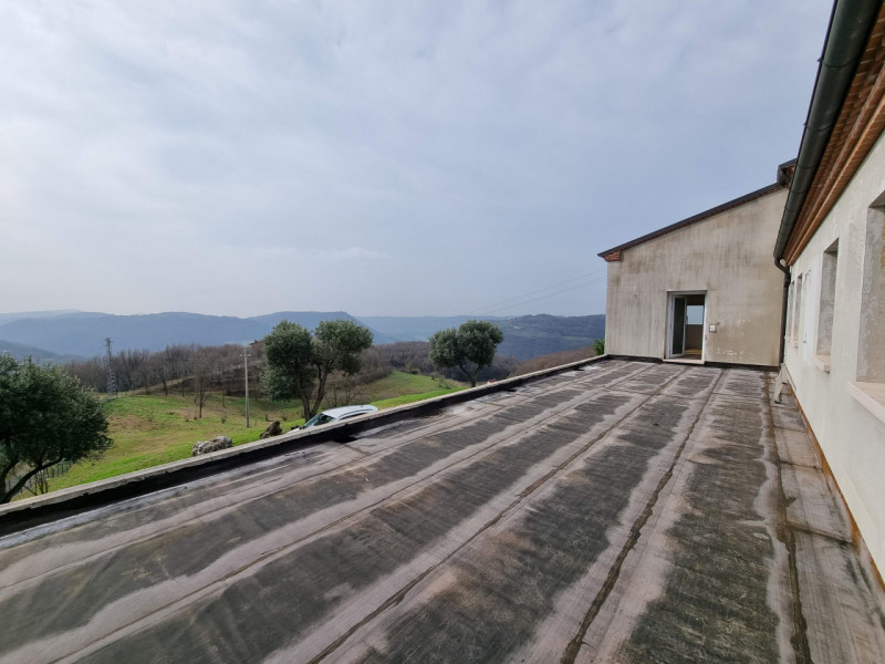 Grancona di Val Liona, sita in una posizione panoramica strepitosa e baciata dal sole grazie ad u...