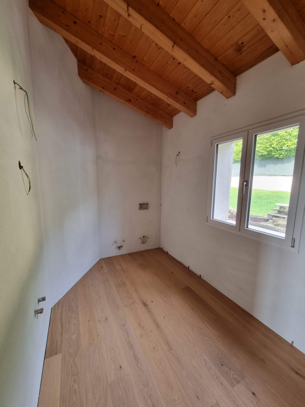 Grancona di Val Liona, sita in una posizione panoramica strepitosa e baciata dal sole grazie ad u...