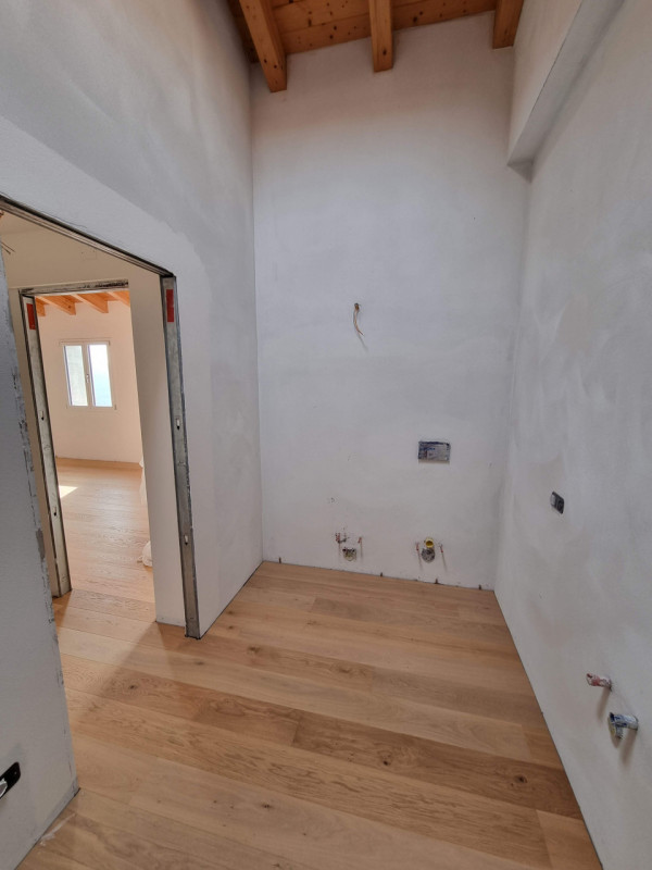 Grancona di Val Liona, sita in una posizione panoramica strepitosa e baciata dal sole grazie ad u...