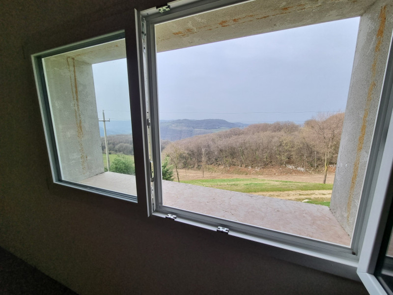 Grancona di Val Liona, sita in una posizione panoramica strepitosa e baciata dal sole grazie ad u...